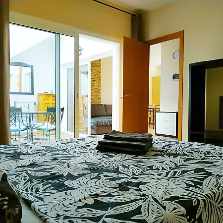 Apartment New Renovated Duplex Near The Ocean Located In Tenerife Sur *